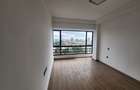 3 Bed Apartment with En Suite at Riverside Drive - 11