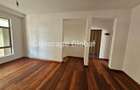 4 Bed Apartment with En Suite in Rosslyn - 9