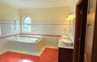 6 Bed House with En Suite at Redhill Road - 17