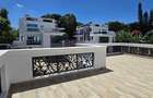 5 Bed Townhouse with En Suite at Lavington Green - 9