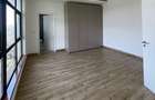 4 Bed Apartment with En Suite at Riverside Drive - 13