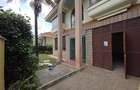 4 Bed Townhouse with En Suite in Westlands Area - 1