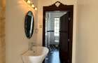 5 Bed House with En Suite in Nyari - 13