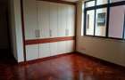 4 Bed Apartment with En Suite in Riverside - 10