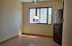 3 Bed Apartment with En Suite at Links Road - 7
