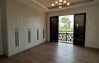 5 Bed Townhouse with En Suite in Lavington - 18