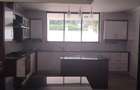 5 Bed Townhouse with En Suite in Lavington - 16