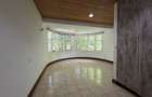 5 Bed Townhouse with En Suite in Rosslyn - 10