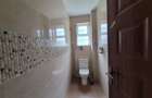 4 Bed House with En Suite in Thome - 15