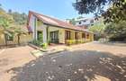 4 Bed House with En Suite in Lavington - 1