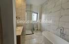 Furnished 3 Bed Apartment with En Suite in Rosslyn - 14