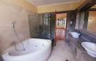 5 Bed Townhouse with En Suite in Lavington - 9