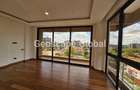 4 Bed Apartment with En Suite in Spring Valley - 2