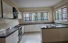 4 Bed Apartment with En Suite in Parklands - 6