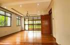 5 Bed Townhouse with En Suite at Lavington - 5