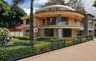 5 Bed Townhouse with En Suite at Lavington - 1