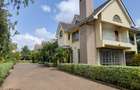 5 Bed Townhouse with En Suite at Lavington Road - 4
