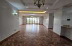 4 Bed Apartment with Swimming Pool in Riverside - 7