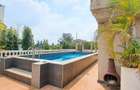 6 Bed Villa with En Suite in Ridgeways - 9