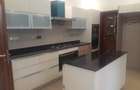 5 Bed Townhouse with En Suite at Lavington - 7