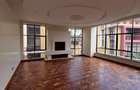 5 Bed Townhouse with En Suite in Lavington - 2
