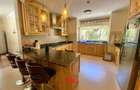 5 Bed Townhouse with En Suite in Rosslyn - 10