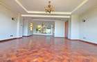 4 Bed Apartment with En Suite at Riverside Drive - 5