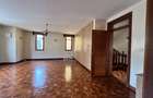 5 Bed Townhouse with En Suite in Lavington - 2