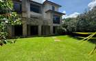 5 Bed Townhouse with En Suite at Lavington - 1