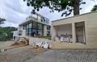 6 Bed Townhouse with En Suite in Lavington - 19