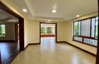 5 Bed Townhouse with En Suite in Spring Valley - 11