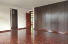 5 Bed Townhouse with En Suite in Lavington - 2