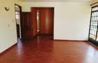 5 Bed House with En Suite in Lavington - 15