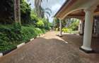 4 Bed Villa with En Suite at Hillview - 1