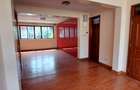 5 Bed Townhouse with En Suite at Lavington - 6