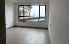 3 Bed Apartment with En Suite at Riverside - 12