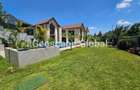5 Bed House with En Suite in Runda - 1