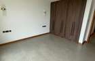 4 Bed Apartment with En Suite in Riverside - 11