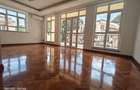 6 Bed Townhouse with En Suite at Lavington - 7