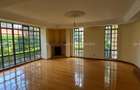 5 Bed Townhouse with En Suite at Lavington Green - 4