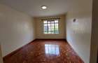 5 Bed Townhouse with En Suite at Lavington Road - 16