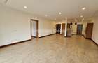 3 Bed Apartment with En Suite in Parklands - 7