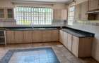 4 Bed Villa with En Suite in Rosslyn - 8