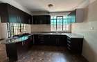 4 Bed Villa with En Suite at Lavington - 5