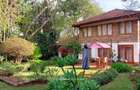 4 Bed House with En Suite in Rosslyn - 2