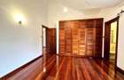 4 Bed Villa with En Suite in Spring Valley - 15