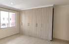 4 Bed Townhouse with En Suite at Gateway Mall - 19