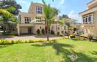 5 Bed Townhouse with En Suite at Off Convent Drive - 2