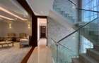 5 Bed House with En Suite in Lavington - 10
