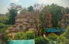 5 Bed Townhouse with Garden in Lavington - 1